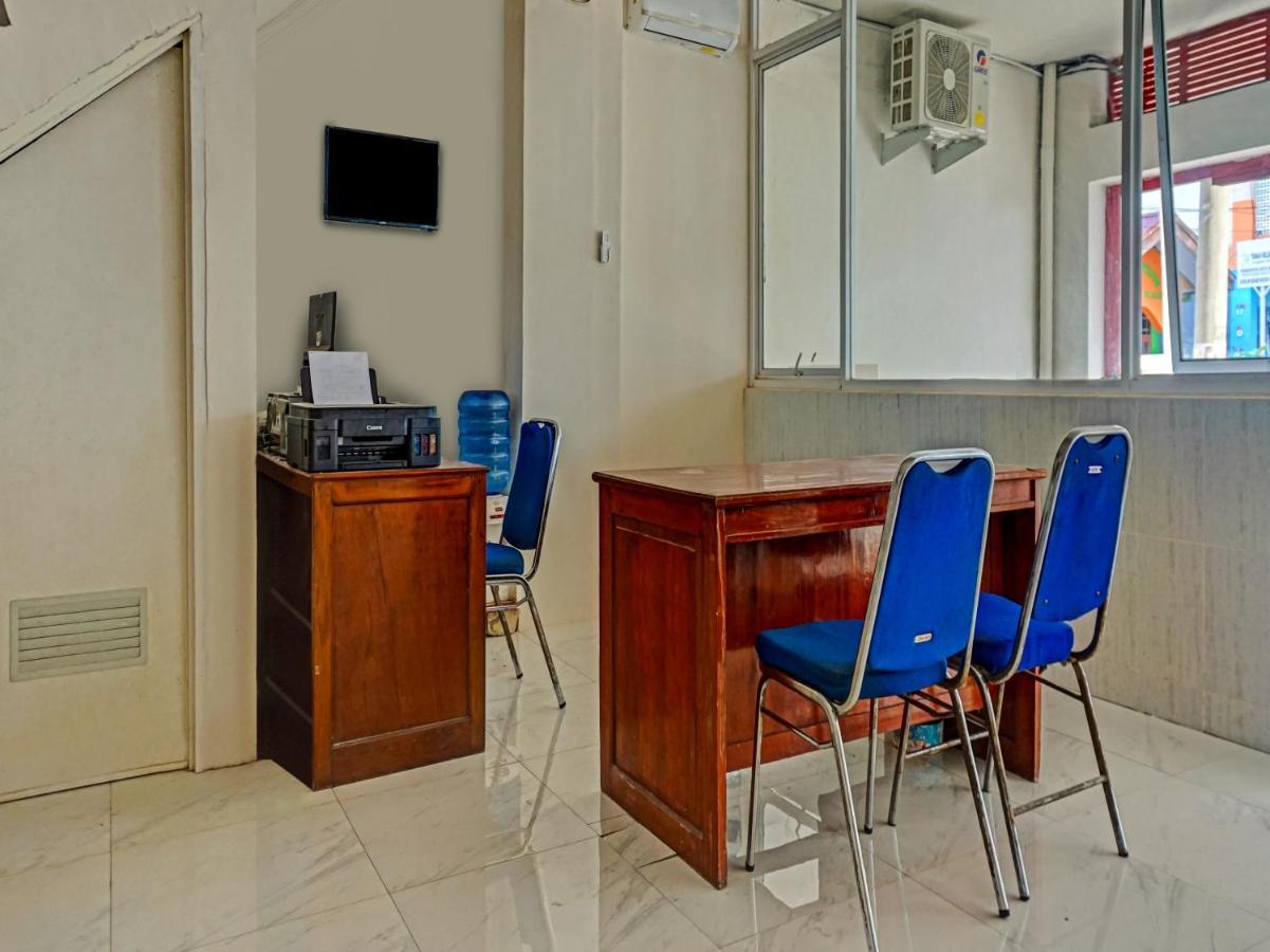 Reddoorz At Jalan Somba Opu Losari Makassar Buitenkant foto