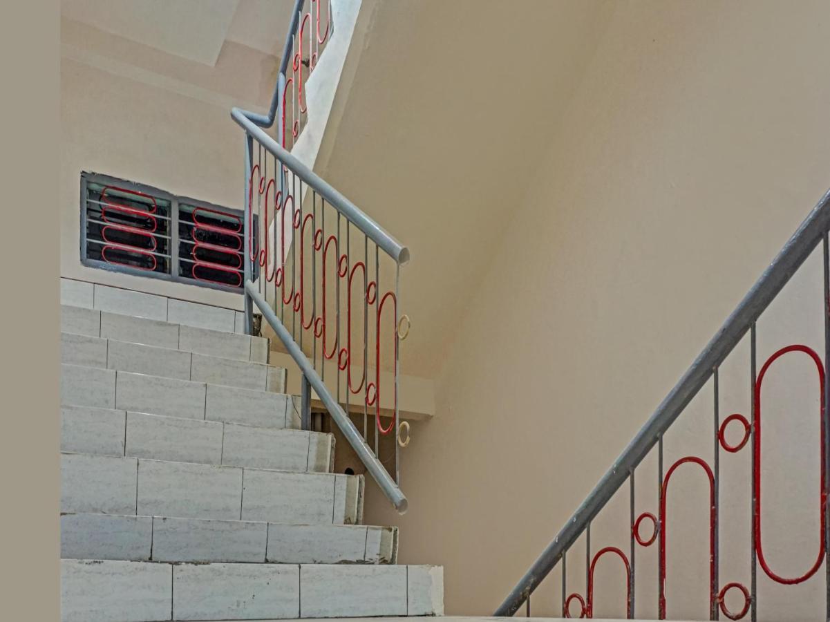 Reddoorz At Jalan Somba Opu Losari Makassar Buitenkant foto