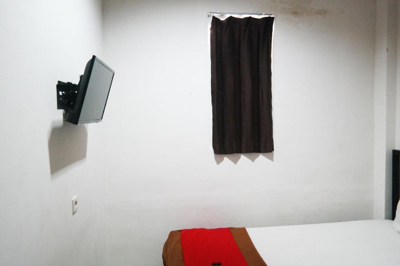 Reddoorz At Jalan Somba Opu Losari Makassar Buitenkant foto