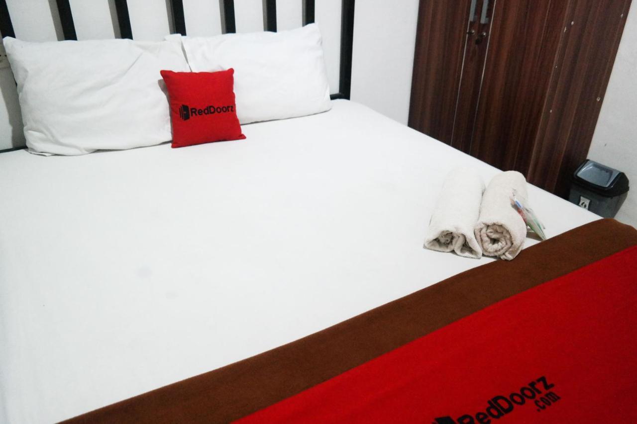 Reddoorz At Jalan Somba Opu Losari Makassar Buitenkant foto
