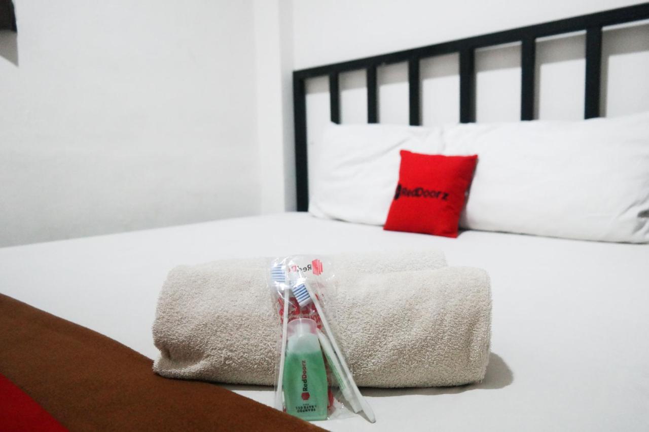 Reddoorz At Jalan Somba Opu Losari Makassar Buitenkant foto