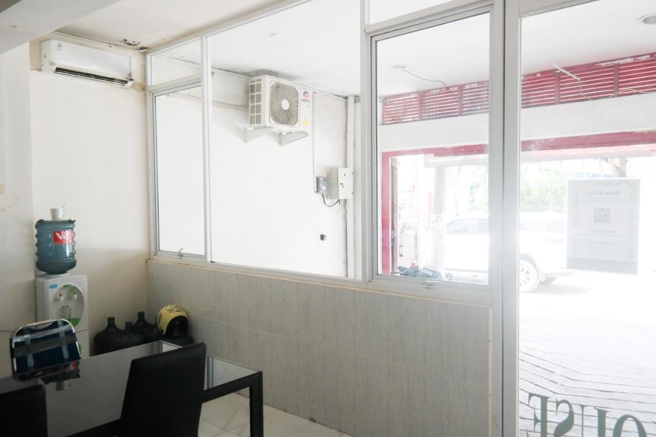 Reddoorz At Jalan Somba Opu Losari Makassar Buitenkant foto