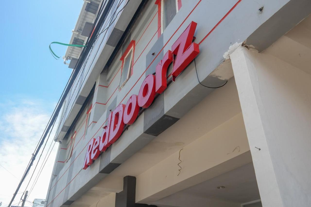 Reddoorz At Jalan Somba Opu Losari Makassar Buitenkant foto
